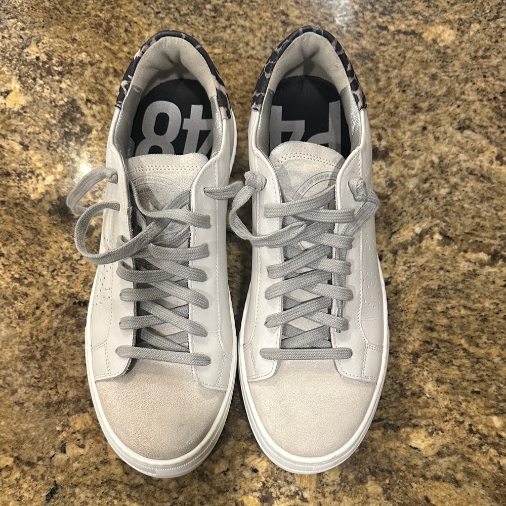 Stylish Gray Men's Sneakers